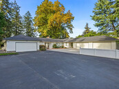 Huge Garage that is Perfect for You!