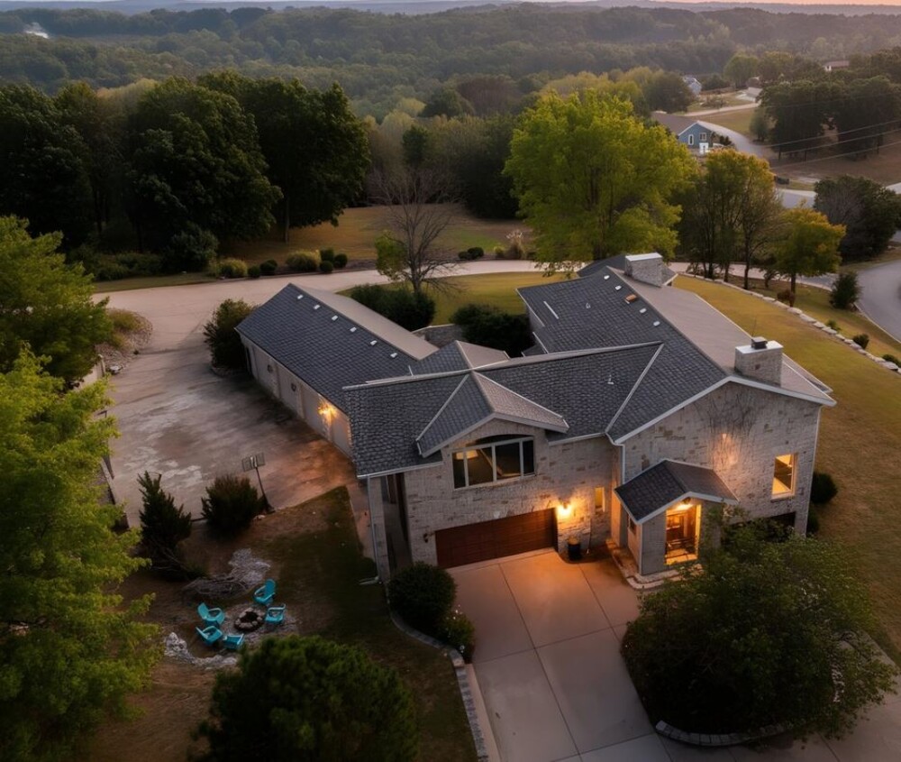 Park your Classic Car in One of the EIGHT Garage Spaces!